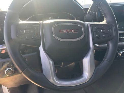 Used 2024 GMC Sierra 1500 SLE image 26