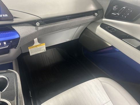 Used 2026 Cadillac Optiq Luxury 2 image 21