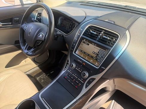 Used 2017 Lincoln MKX Select w/ Lincoln MKX Climate Package AWD/4WD image 16