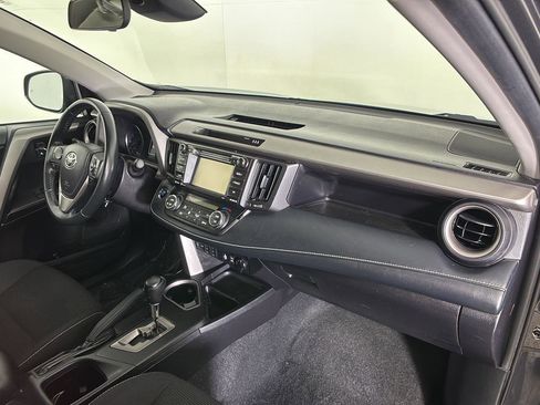 Used 2018 Toyota RAV4 XLE AWD/4WD image 23