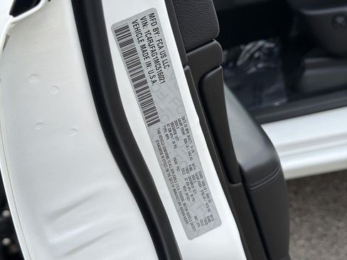 Used 2021 Jeep Grand Cherokee Laredo X AWD/4WD image 34