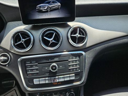 Used 2018 Mercedes-Benz CLA 250 image 16