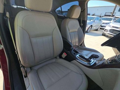 Used 2017 Buick Regal Sport Touring FWD image 6