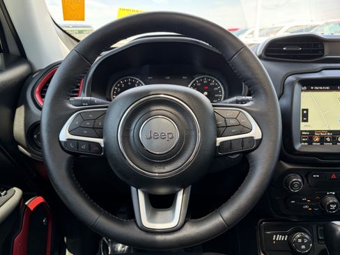 Used 2018 Jeep Renegade Trailhawk AWD/4WD image 16
