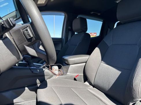 Used 2023 Chevrolet Colorado Trail Boss image 10