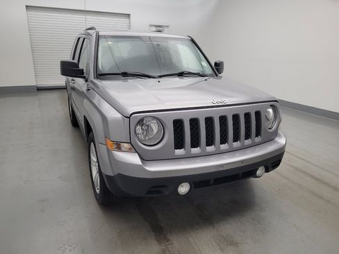 Used 2016 Jeep Patriot Latitude FWD image 13