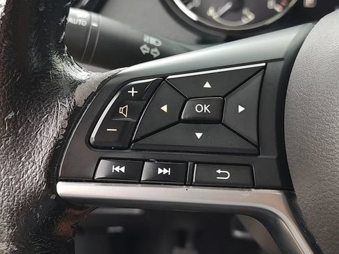 Used 2020 Nissan Rogue S w/ Special Edition Package FWD image 21