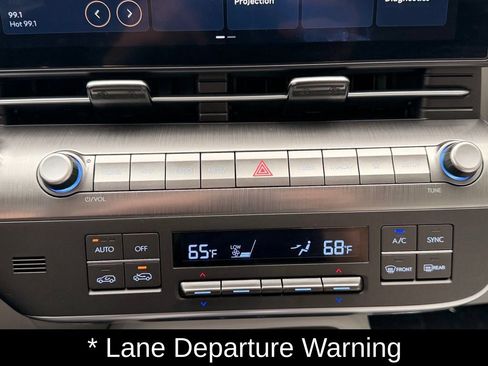 Used 2025 Hyundai Kona SEL AWD/4WD image 17