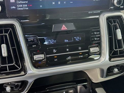 Used 2022 Kia Sorento SX image 19