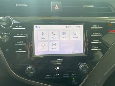 Used 2020 Toyota Camry SE image 21