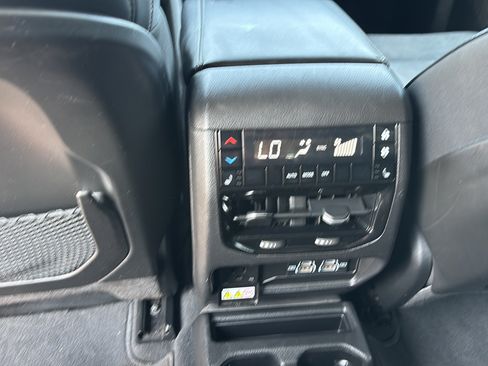 Used 2023 Jeep Grand Cherokee L Limited w/ Black Appearance Package AWD/4WD image 15