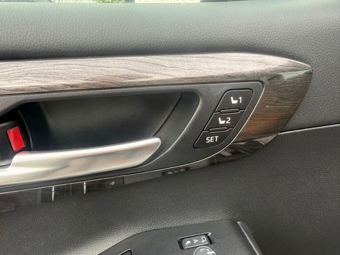 Used 2025 Toyota Highlander Platinum AWD/4WD image 13