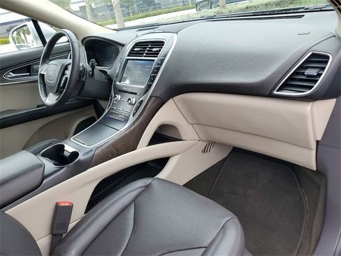 Used 2019 Lincoln Nautilus Reserve image 14