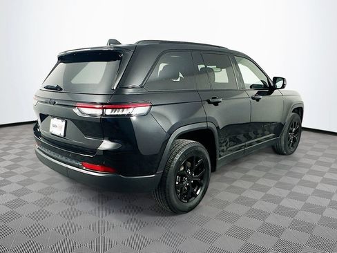 Certified 2024 Jeep Grand Cherokee Altitude AWD/4WD image 12