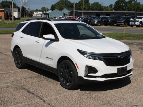 Used 2023 Chevrolet Equinox RS AWD/4WD image 3