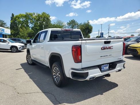 Used 2023 GMC Sierra 1500 AT4 w/ AT4 Premium Package AWD/4WD image 3