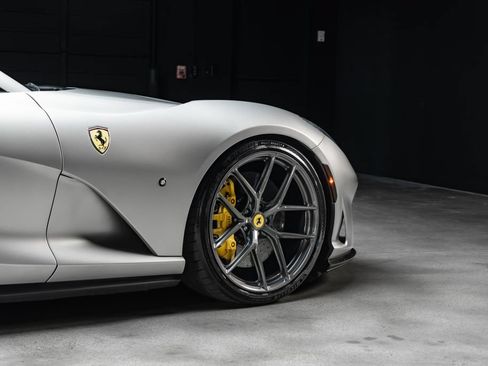 Used 2021 Ferrari 812 GTS RWD image 15