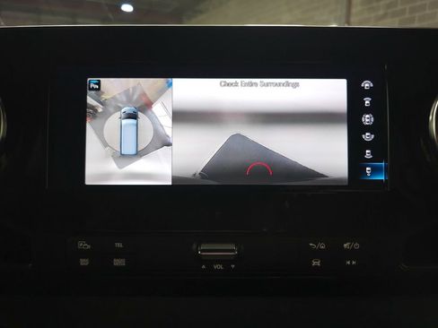 Used 2024 Mercedes-Benz Sprinter 2500 image 16
