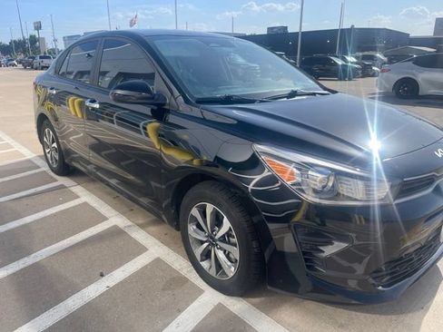 Used 2023 Kia Rio S w/ Technology Package FWD image 4