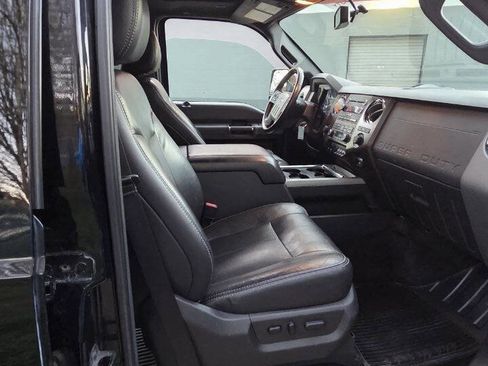 Used 2011 Ford F250 Lariat w/ Lariat Interior Pkg image 9