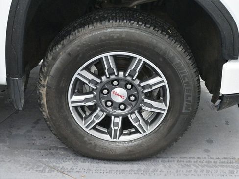 Used 2024 GMC Sierra 1500 AT4 w/ Technology Package image 36