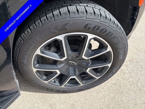 Used 2024 Chevrolet Suburban RST image 16