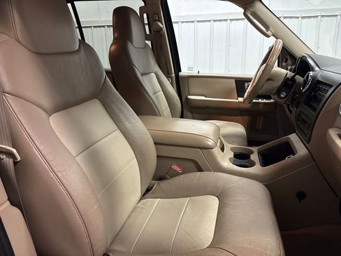 Used 2005 Ford Expedition Eddie Bauer image 26