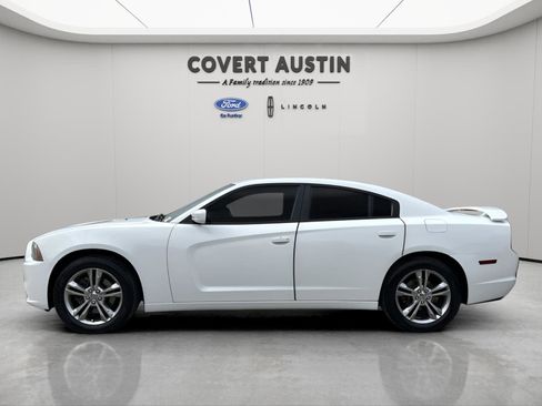 Used 2013 Dodge Charger SXT Plus image 2