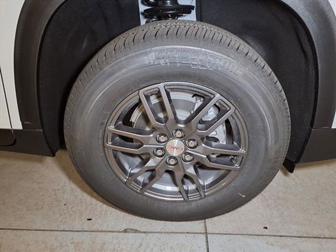 New 2026 GMC Acadia Elevation image 5