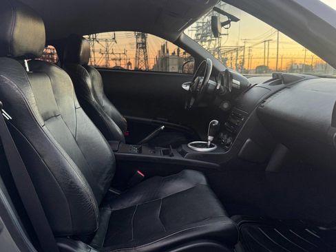 Used 2005 Nissan 350Z 35th Anniversary Edition w/ (N93) Cargo Convenience Pkg image 12