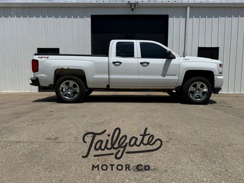 Used 2016 Chevrolet Silverado 1500 Custom w/ Custom Convenience Package AWD/4WD image 1