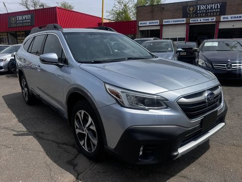 Used 2020 Subaru Outback Limited w/ Popular Package #2 AWD/4WD image 3