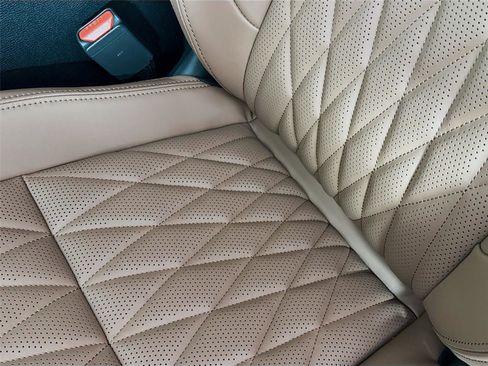 Used 2025 Mitsubishi Outlander SEL image 11