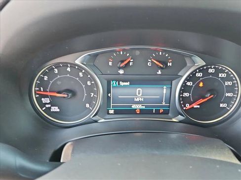 Used 2024 GMC Terrain SLE image 11