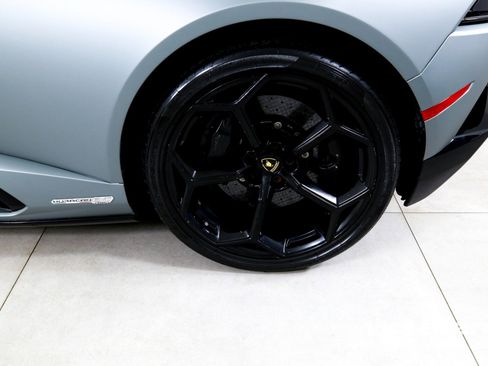 Used 2021 Lamborghini Huracan EVO image 29