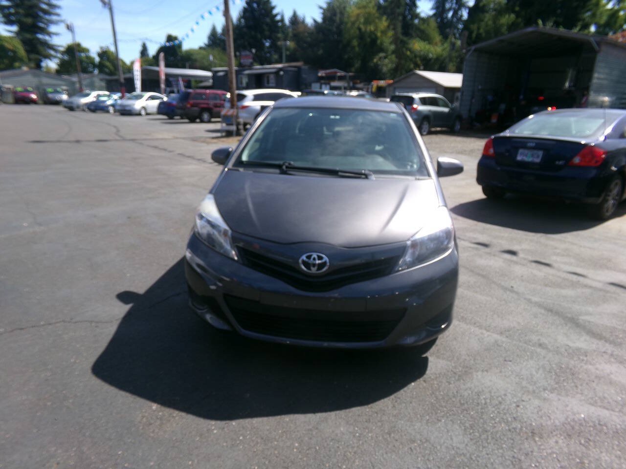 Used 2014 Toyota Yaris LE FWD image 2