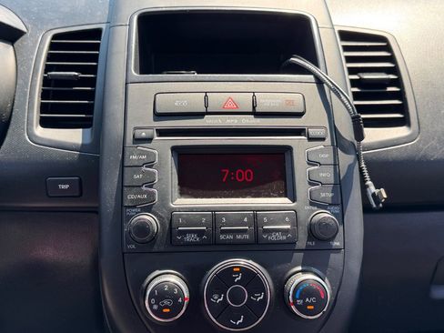 Used 2013 Kia Soul FWD image 25