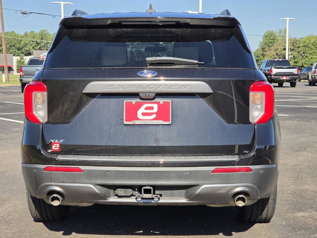 Used 2023 Ford Explorer XLT w/ Equipment Group 202A RWD image 6
