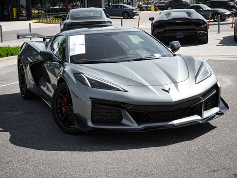 Used 2023 Chevrolet Corvette Z06 w/ Stealth Interior Trim Package RWD image 2