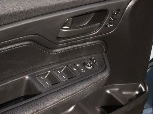 Used 2025 Honda Odyssey Sport-L image 12