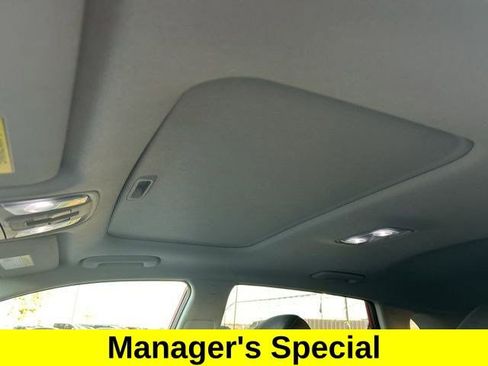 Used 2021 Kia Niro EX Premium w/ Cold Weather Package image 34