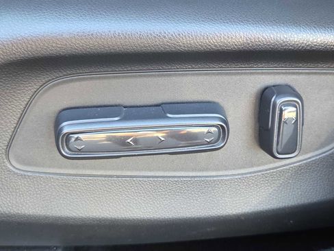 Used 2024 Honda HR-V EX-L image 17