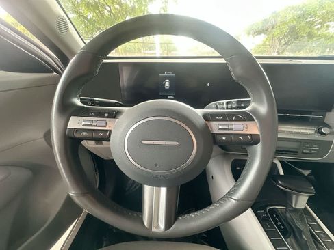 Used 2024 Hyundai Kona SEL AWD/4WD image 15