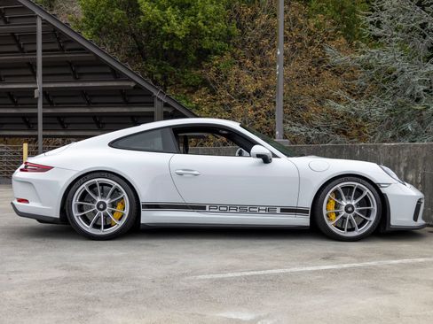 Certified 2018 Porsche 911 GT3 RWD image 12