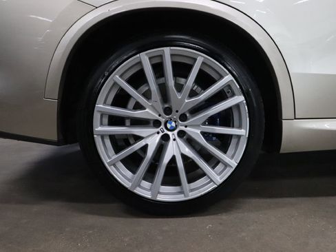 Used 2019 BMW X5 xDrive50i w/ M Sport Package image 31