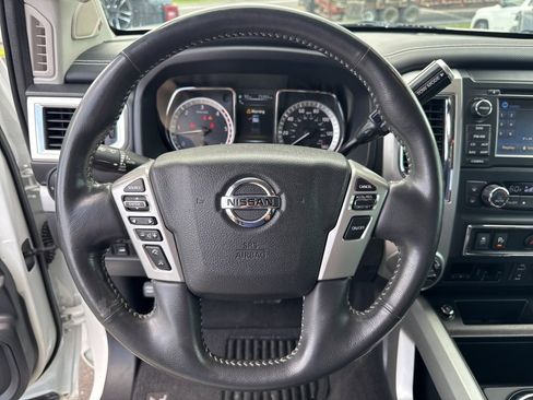 Used 2018 Nissan Titan PRO-4X w/ Pro-4x Convenience Package image 58