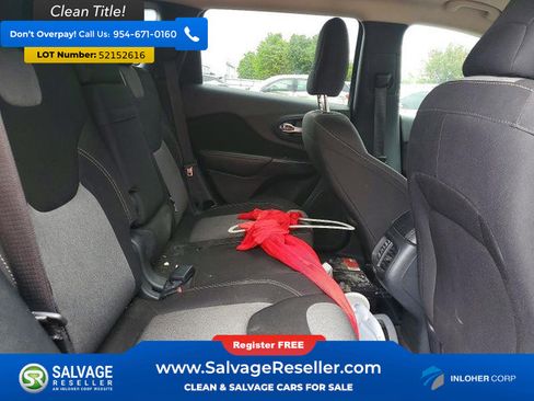 Used 2016 Jeep Cherokee Sport FWD image 15