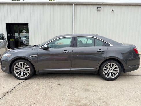 Used 2017 Ford Taurus Limited FWD image 2