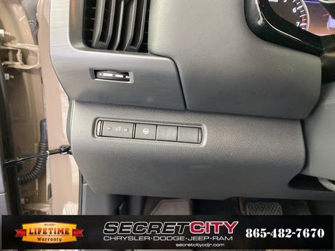Used 2024 Nissan Pathfinder Rock Creek image 14