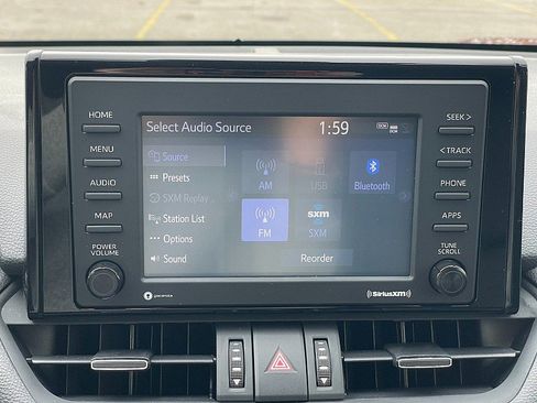 Used 2021 Toyota RAV4 XLE Premium image 21